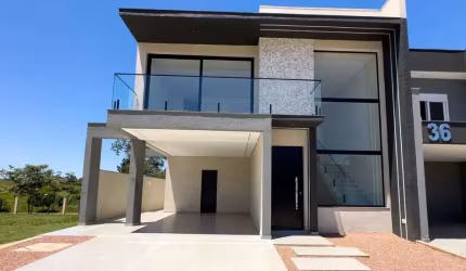Viva com Elegância e Conforto: Residência Espaçosa em Localização Privilegiada!
