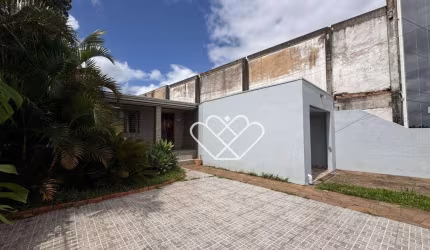 Charmosa Casa com Área Gourmet e Amplo Pátio no Bairro Salgado Filho