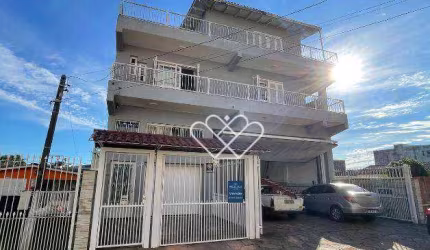 Casa Imponente de Três Andares com Amplo Terreno em Gravataí