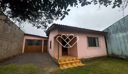 Seu Espaço Ideal: Casa Ampla com Suíte e Pátio em Localização Privilegiada!