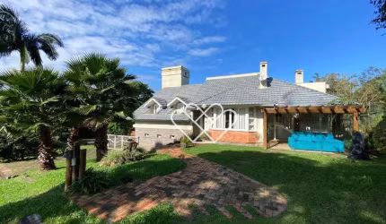 Casa de Alto Padrão com Suítes, Piscina e Varanda Gourmet no Condomínio Paragem Verdes Campos