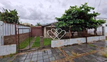 Casa com Piscina e Amplo Pátio no Bairro Bom Sucesso