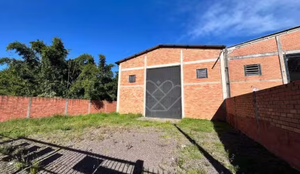 Pavilhão Comercial com Pátio Fechado em Localização Estratégica