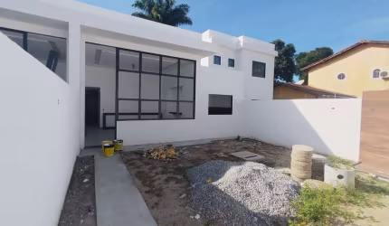 Casa para Venda em Rio das Ostras, Extensão do bosque, 3 dormitórios, 1 suíte, 2 banheiros, 2 vagas