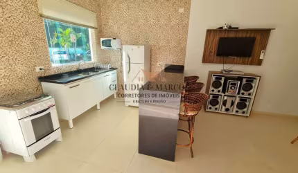 Apartamento na Praia da Maranduba.