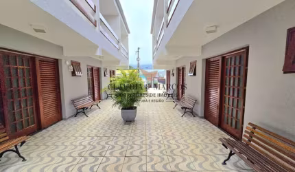 APARTAMENTO DUPLEX EM CONDOMÍNIO.