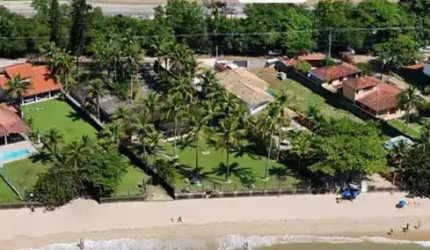 APARTAMENTO APENAS 120 METROS DO MAR