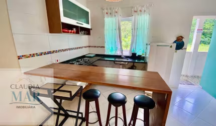 APARTAMENTO COM SUÍTE E PISCINA NA PRAIA DA MARANDUBA