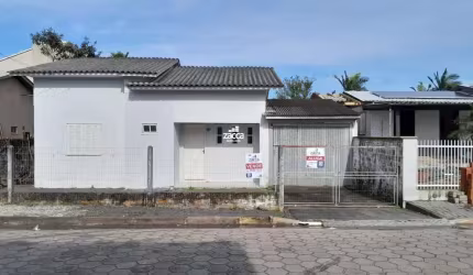 Casa para Venda em Sombrio, São Pedro, 2 dormitórios, 1 banheiro, 1 vaga