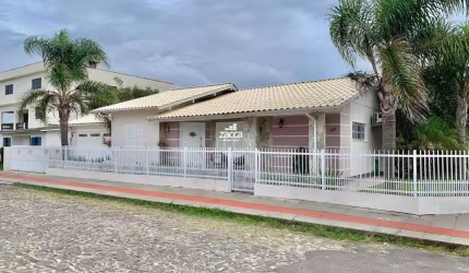 Casa para Venda em Balneário Gaivota, Jardim Ultramar, 4 dormitórios, 1 suíte, 2 banheiros, 2 vagas