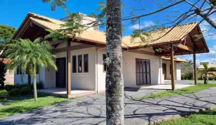 Casa para Venda em Sombrio, Parque das Avenidas, 3 dormitórios, 1 suíte, 2 banheiros, 3 vagas