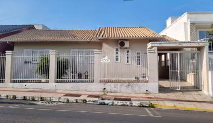 Casa para Venda em Sombrio, Centro, 3 dormitórios, 2 banheiros, 1 vaga