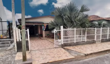 Casa para Venda em Sombrio, Centro, 3 dormitórios, 2 banheiros, 2 vagas
