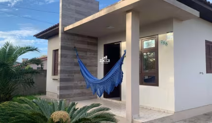 Casa para Venda em Balneário Gaivota, Centro, 2 dormitórios, 1 banheiro, 2 vagas