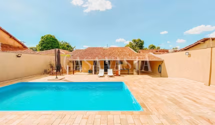Casa no bairro Vila Mendonça com piscina