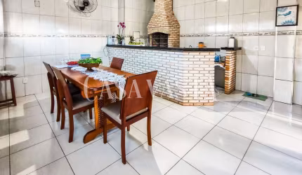 Casa Padrão no bairro Icaray