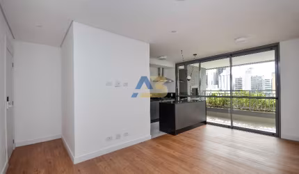 Apartamento Semimobiliado à venda em Condomínio Fechado no Centro | Curitiba