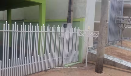 casa com churrasqueira e quintal grande Paulicélia