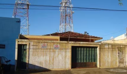 Casa para Venda em Presidente Prudente, Jardim Planalto, 3 dormitórios, 1 suíte, 1 banheiro, 3 vagas