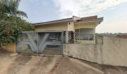 Casa para Venda em Presidente Prudente, Parque Furquim, 3 dormitórios, 1 suíte, 2 banheiros, 4 vagas