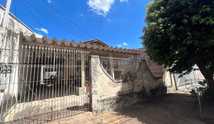 Casa para Venda em Presidente Prudente, Parque São Judas Tadeu, 2 dormitórios, 1 banheiro, 2 vagas