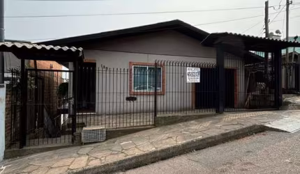 Casa com 6 quartos à venda no Santa Fé, Caxias do Sul  por R$ 480.000