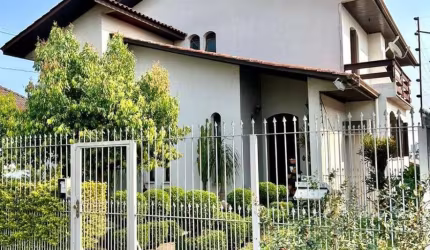 Casa com 4 quartos à venda no Rio Branco, Caxias do Sul  por R$ 1.050.000