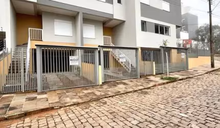 Casa com 3 quartos à venda na Colina Sorriso, Caxias do Sul  por R$ 570.000