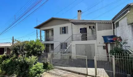 Casa com 3 quartos à venda no Industrial, Farroupilha  por R$ 340.000