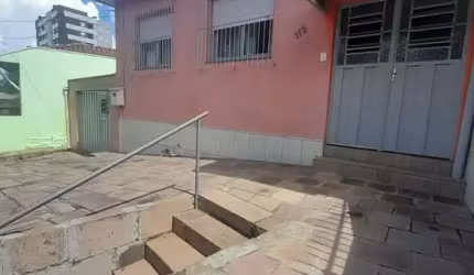 Casa com 2 quartos à venda no Rio Branco, Caxias do Sul  por R$ 420.000