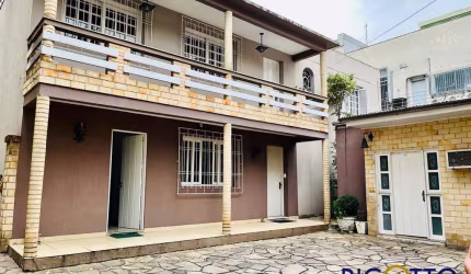 Casa com 5 quartos à venda no São Pelegrino, Caxias do Sul  por R$ 1.350.000