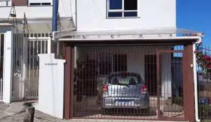 Casa com 2 quartos à venda na Nossa Senhora das Graças, Caxias do Sul  por R$ 400.000