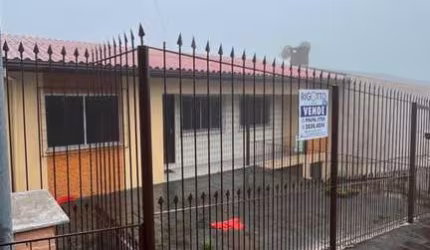 Casa com 4 quartos à venda no Planalto, Caxias do Sul  por R$ 440.000