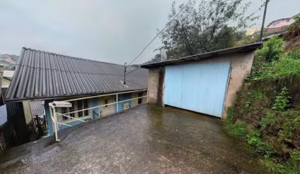 Casa com 5 quartos à venda no Cristo Redentor, Caxias do Sul  por R$ 250.000