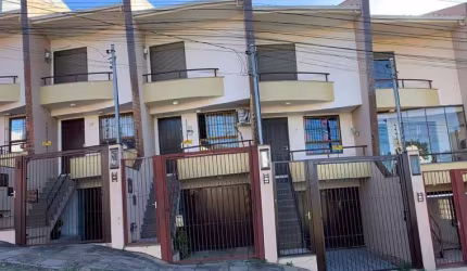 Casa com 2 quartos à venda no Diamantino, Caxias do Sul  por R$ 390.000