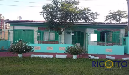 Casa com 3 quartos à venda em Predial, Torres  por R$ 550.000