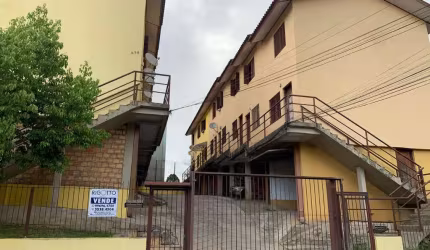 Casa em condomínio fechado com 2 quartos à venda no Centenário, Caxias do Sul  por R$ 150.000