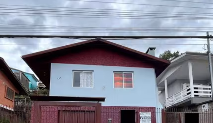Casa com 4 quartos à venda no Presidente Vargas, Caxias do Sul  por R$ 450.000