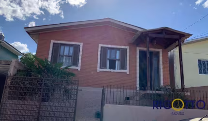 Casa com 3 quartos à venda no Santa Corona, Caxias do Sul  por R$ 400.000
