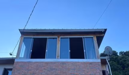 Casa com 2 quartos à venda na Cidade Nova, Caxias do Sul  por R$ 268.000