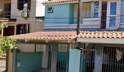 Casa com 2 quartos à venda no Desvio Rizzo, Caxias do Sul  por R$ 320.000