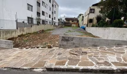 Terreno comercial para alugar no Rio Branco, Caxias do Sul  por R$ 2.500