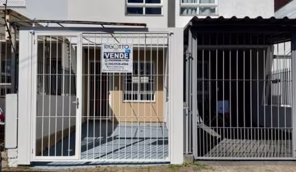 Casa com 2 quartos à venda na Ana Rech, Caxias do Sul  por R$ 240.000