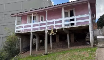 Casa com 2 quartos à venda no Petrópolis, Caxias do Sul  por R$ 275.000