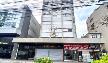 Apartamento com 3 quartos para alugar no São Pelegrino, Caxias do Sul  por R$ 1.800