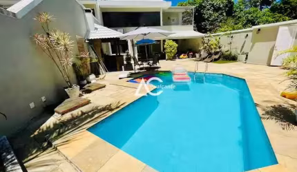 Aluguel de Casa mobiliada de Luxo em Condomínio na Barra da Tijuca com 6 Quartos e 5 Suítes - Rio de Janeiro-RJ