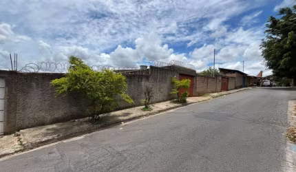Casa com 2 dormitórios à venda, 392 m² por R$ 310.000 - Morada da Serra - Ibirité/MG