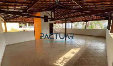 Casa com 3 Quartos e 3 banheiros para Alugar, 375 m² Buritis