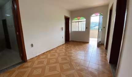 Casa de 2 quartos com quintal para alugar no Palmeiras!