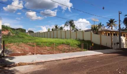 Lote / terreno a venda no Bairro Jardim Inconfidência